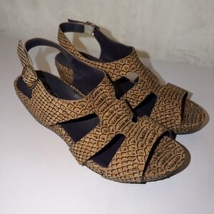 Vaneli Womens Tan Black Textured Wedge Sandals Buckle Slingback 8.5 Narrow